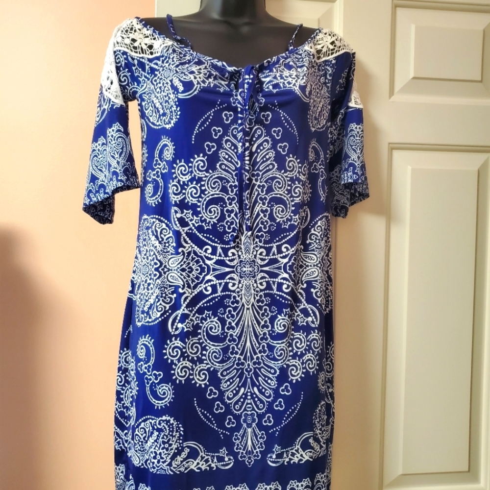 VENUS Cold Shoulder Paisley Dress NWT